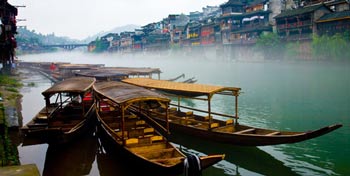 長(zhǎng)沙出發(fā)到黃龍洞、張家界、天門山、鳳凰古城四日游
